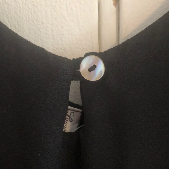 Black Cropped Loose Tank Top - Picture 2 of 3